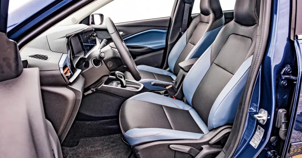 Chevrolet Onix Plus 2026 ganha faróis full-LED, central de 11" e faz 18,5 km/l, mas ainda carece de recursos modernos de segurança. (Imagem: quatrorodas)
