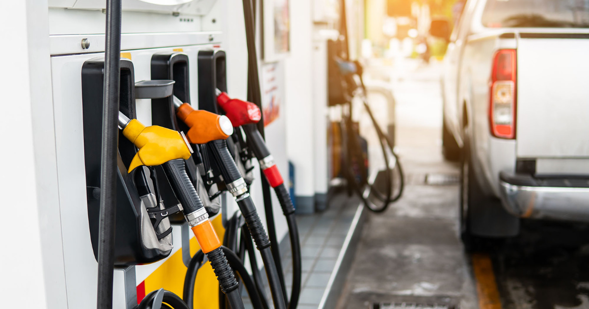 Descubra as diferenças entre gasolina comum, aditivada e premium, entenda a octanagem e escolha o combustível ideal para o seu carro.
