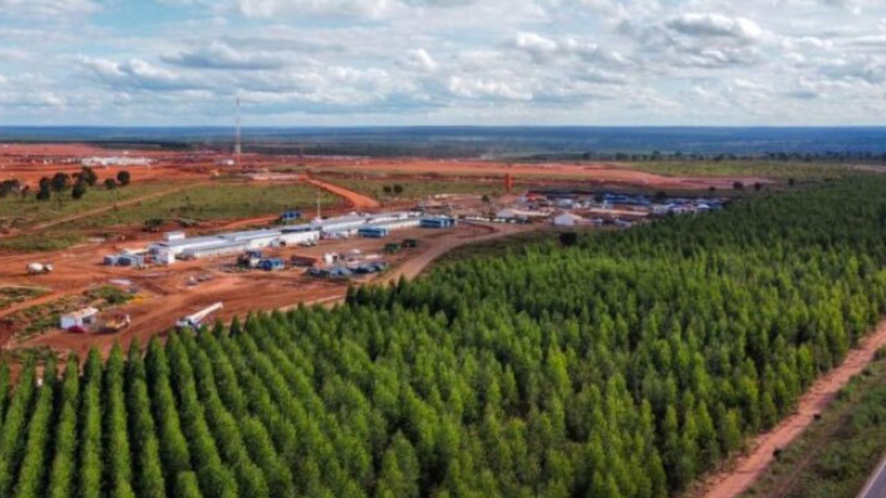 O governo do MS destina R$ 26,89 milhões para dois acessos viários à planta da Arauco, visando logística eficiente no Projeto Sucuriú em Inocência.