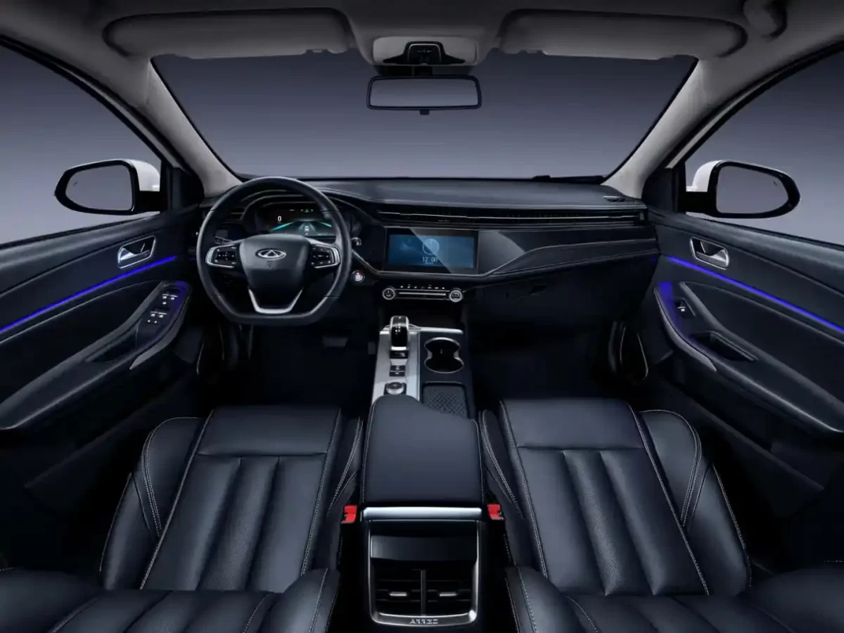 Carros encalhados em agosto de 2025: modelos como Honda ZR-V, Ford Bronco e Kia Sportage registraram queda nas vendas.