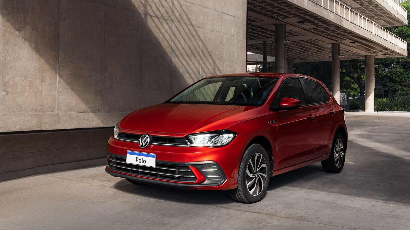 12.908 unidades vendidas: entenda por que o Volkswagen Polo liderou o mercado em agosto — hatch faz 15 km/l na estrada