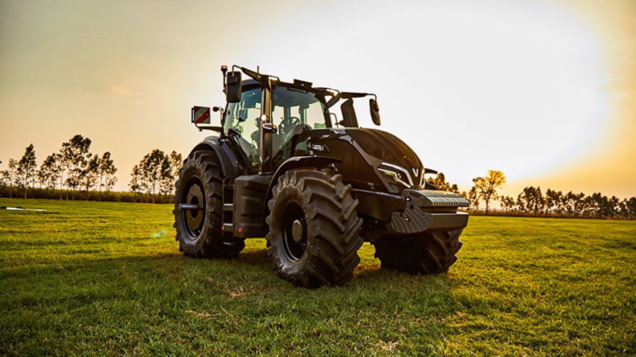 O trator Valtra Série Q5 traz motores de 265 a 305 cv, transmissão CVT e recursos inteligentes para elevar produtividade e eficiência no campo. Saiba tudo.