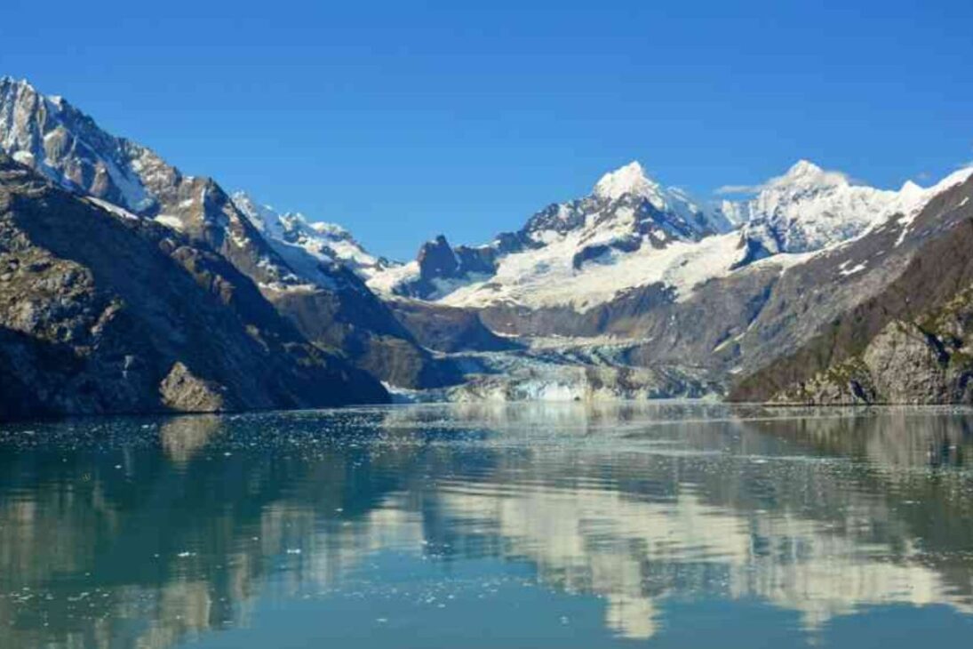 A maior onda já registrada não foi no oceano, mas em um lago no Alasca, e atingiu a altura de um prédio de 170 andares após um deslizamento de terra