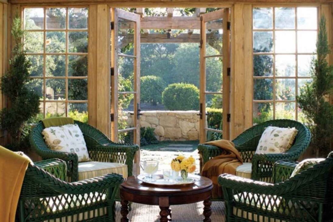 A mansão de Oprah Winfrey na Califórnia, a "Terra Prometida", tem um jardim com mais de 600 árvores de rosas e uma casa de chá particular
