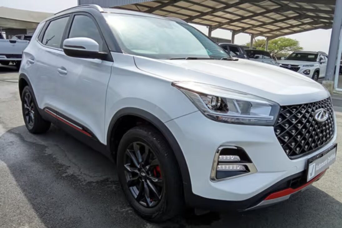 CHERY TIGGO 4 híbrido surpreende com motor 1.5, consumo de 18 km/l e visual mais moderno que o vendido no Brasil