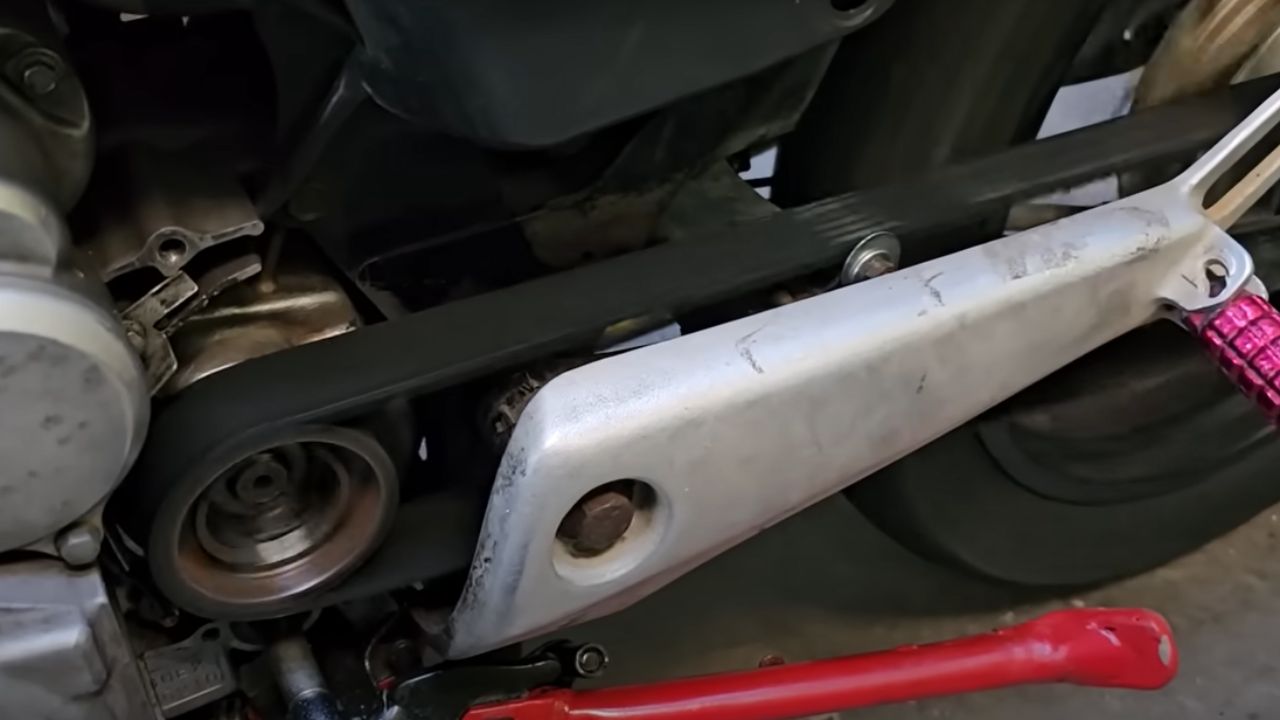 A adaptação se provou funcional e resistente mesmo sob estresse, proporcionando uma pilotagem mais silenciosa e com resposta de torque imediata, embora exija alta habilidade técnica para ser executada com segurança. Imagem: Metal Projetos
