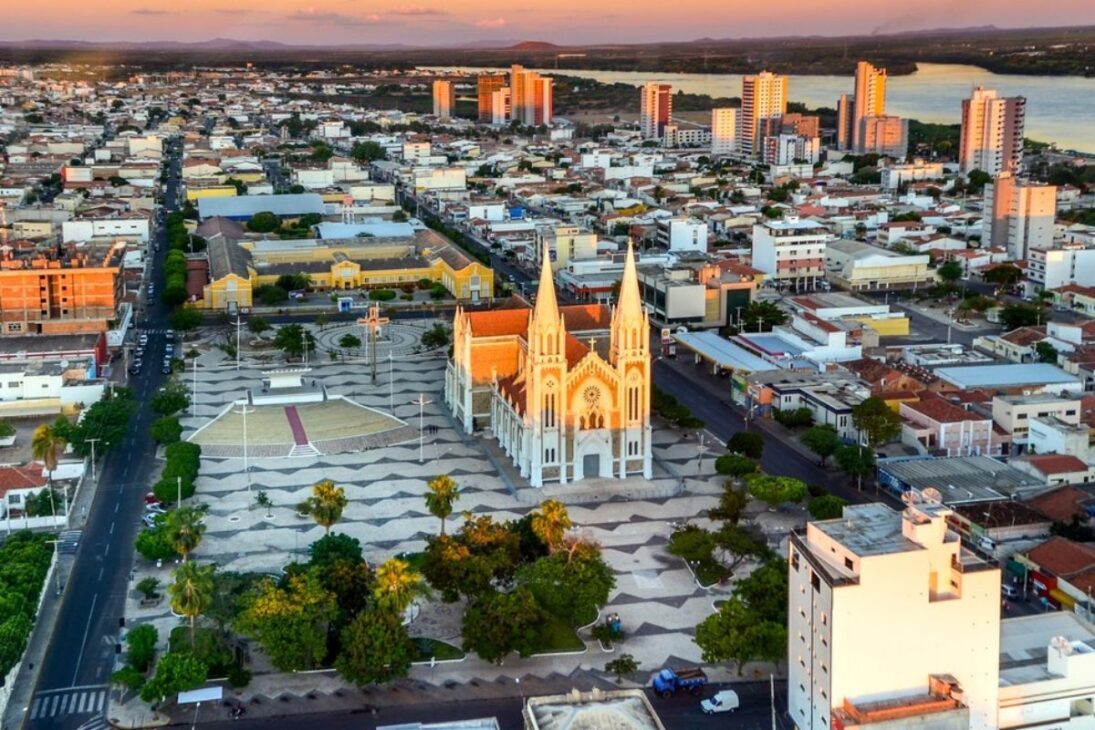 Essas 10 cidades do interior de Pernambuco estão bombando com empregos, turismo e um estilo de vida tranquilo que muita gente da capital sonha