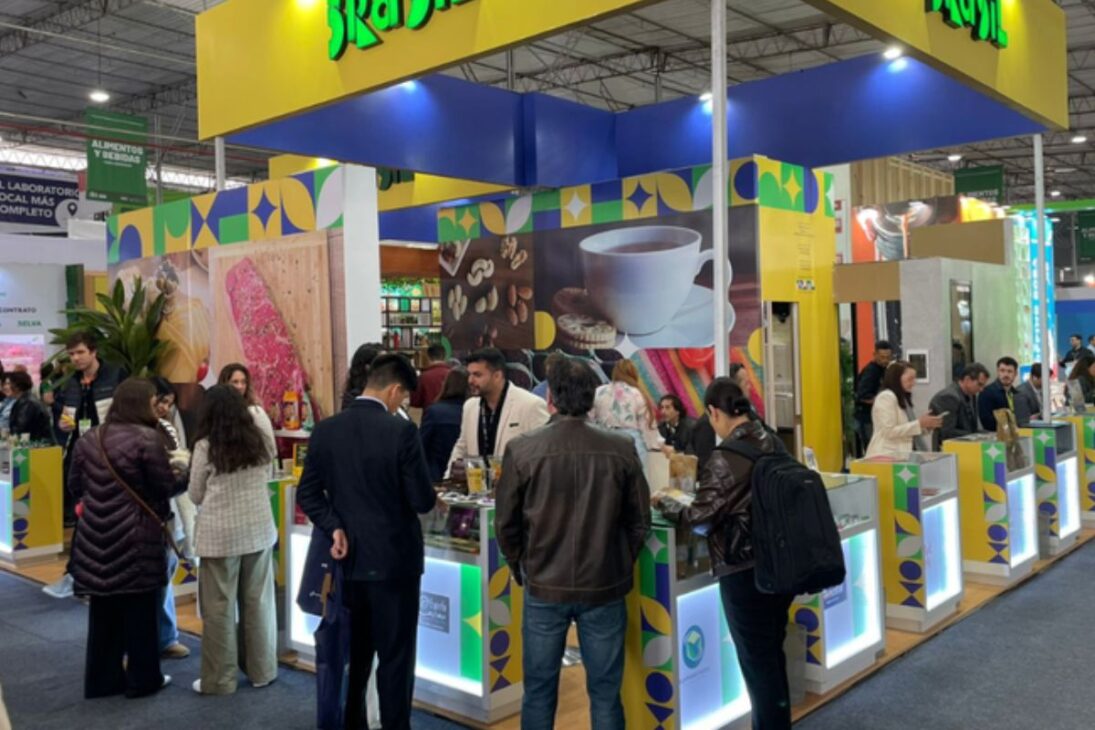 A Expoalimentaria 2025 marca mais uma conquista para o Brasil com o prêmio de Melhor Estande Internacional