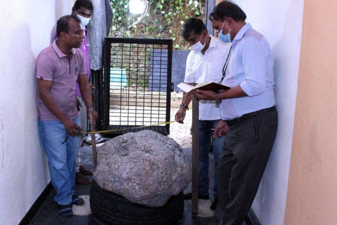 Fazendeiro escava poço no quintal e encontra por acaso um aglomerado de safiras de 510 kg avaliado em US$ 100 milhões no Sri Lanka