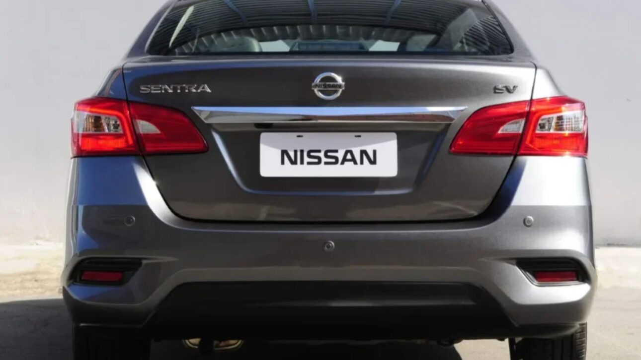 Nissan Sentra SV 2.0 2019 custa R$ 72 mil na Tabela Fipe, oferece espaço amplo, motor 140 cv e pacote de equipamentos completo.