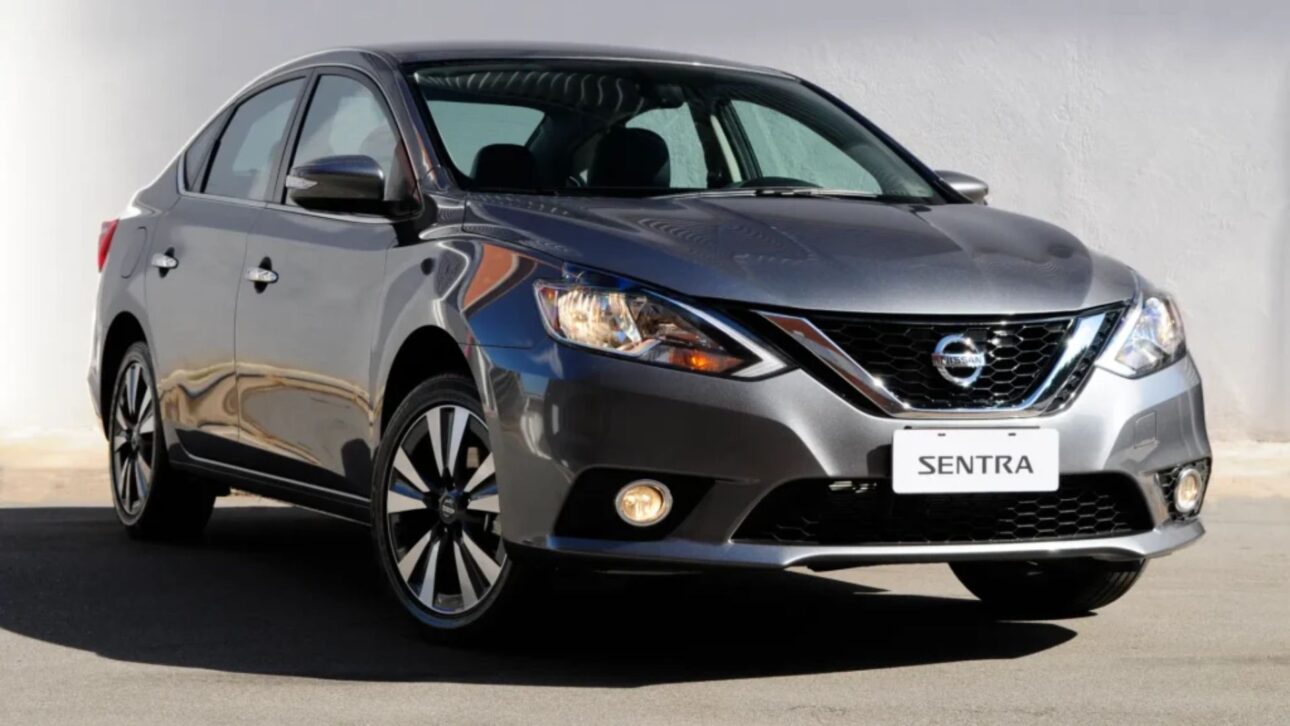 Nissan Sentra SV 2.0 2019 custa R$ 72 mil na Tabela Fipe, oferece espaço amplo, motor 140 cv e pacote de equipamentos completo.