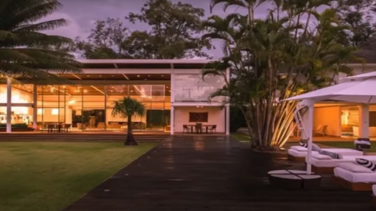 A mansão de Angélica e Luciano Huck no Joá impressiona com capela premiada, vista para a Pedra da Gávea e luxo avaliado em R$ 40 milhões.
