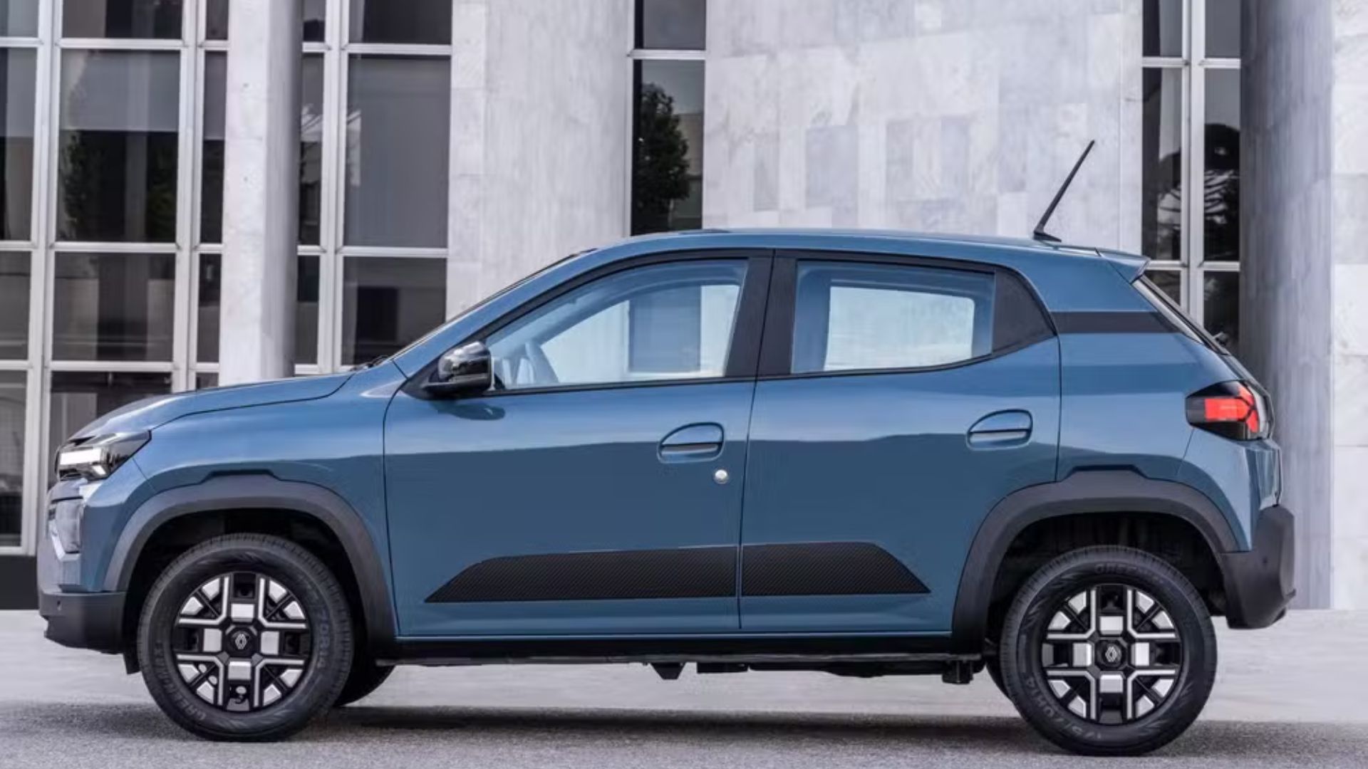 Renault Kwid E-Tech 2026 chega ao Brasil por R$ 99.990, com novo design, mais tecnologia e se torna o carro elétrico mais barato do país.
