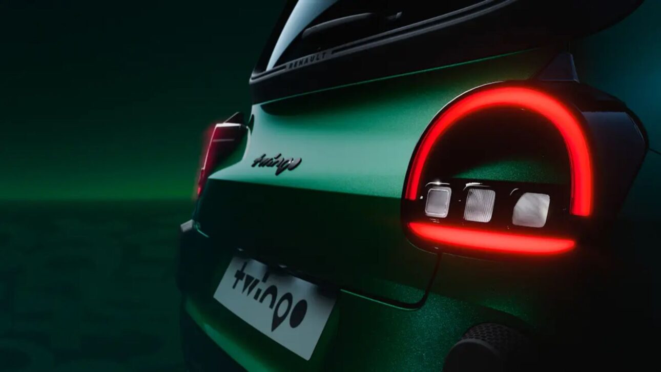 O novo Renault Twingo elétrico traz design retrô, LED nostálgico e quatro portas para rivalizar com o BYD Dolphin Mini na Europa.