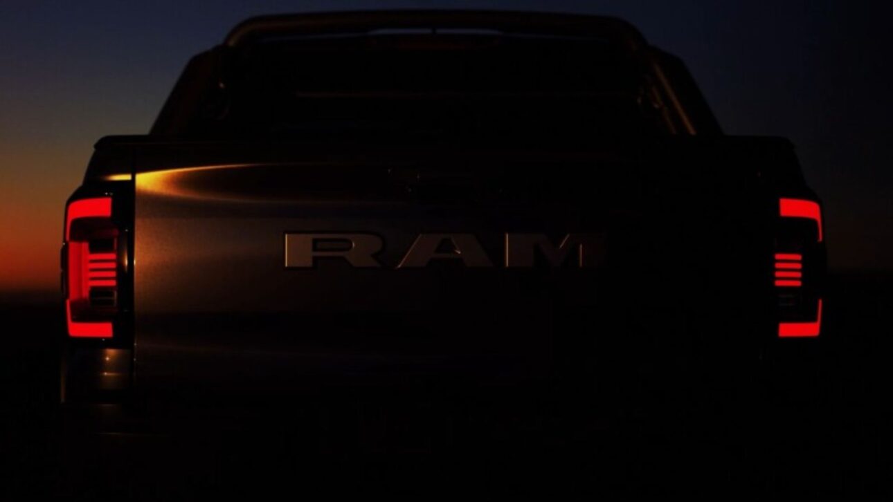 Nova Ram Dakota 2026 estreia com motor de 200 cv, câmbio ZF de 8 marchas e visual robusto para enfrentar Hilux e Ranger.