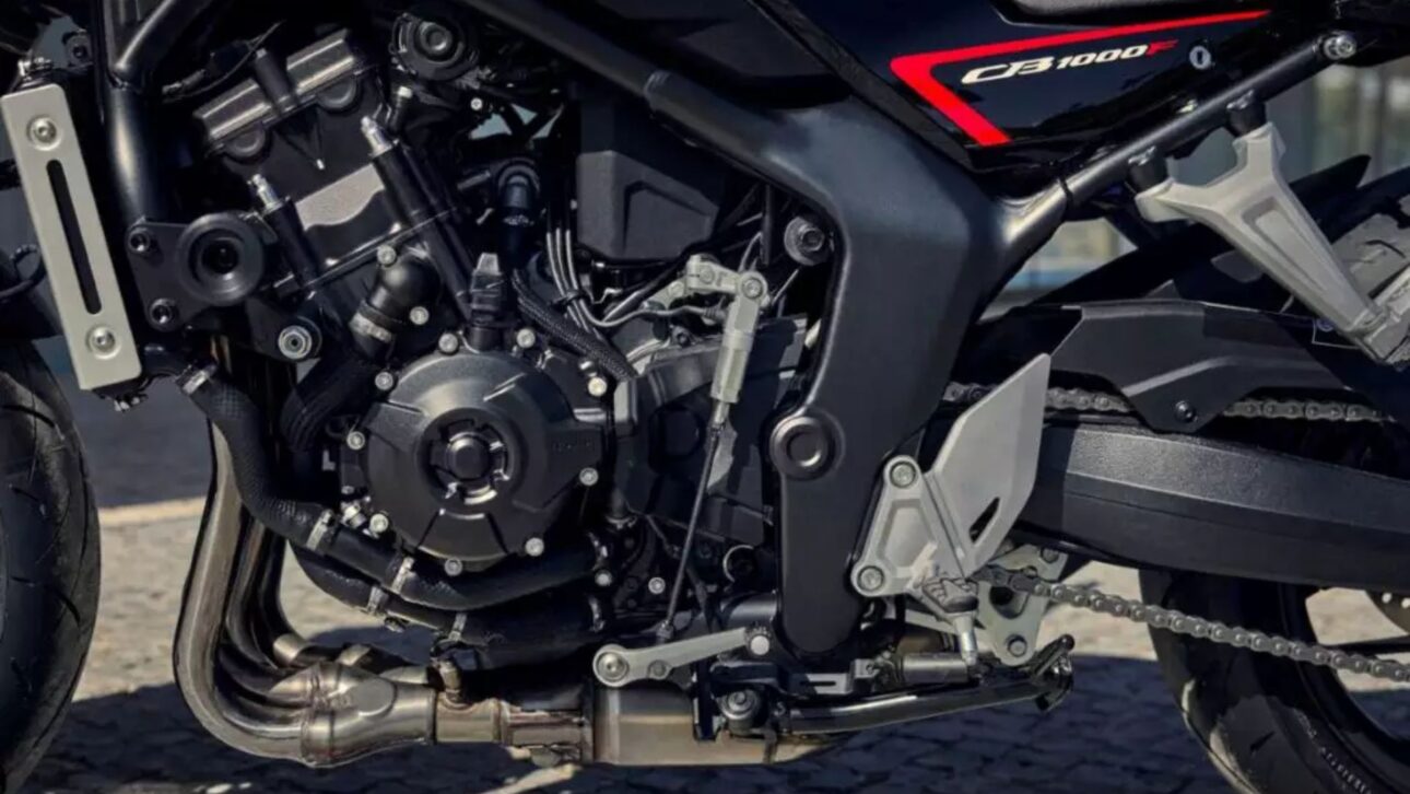 Nova Honda CB1000F combina motor de Fireblade, 123 cv e estilo retrô com tecnologia moderna, modos de pilotagem e painel TFT.