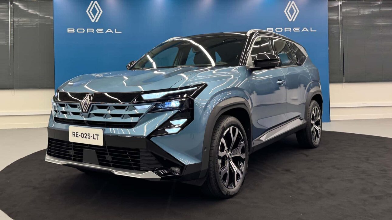 Renault Boreal começa pré-venda no Brasil com motor 1.3 turbo, câmbio EDC e até 24 assistentes — veja preços, versões e equipamentos. (Imagem: Motor1)