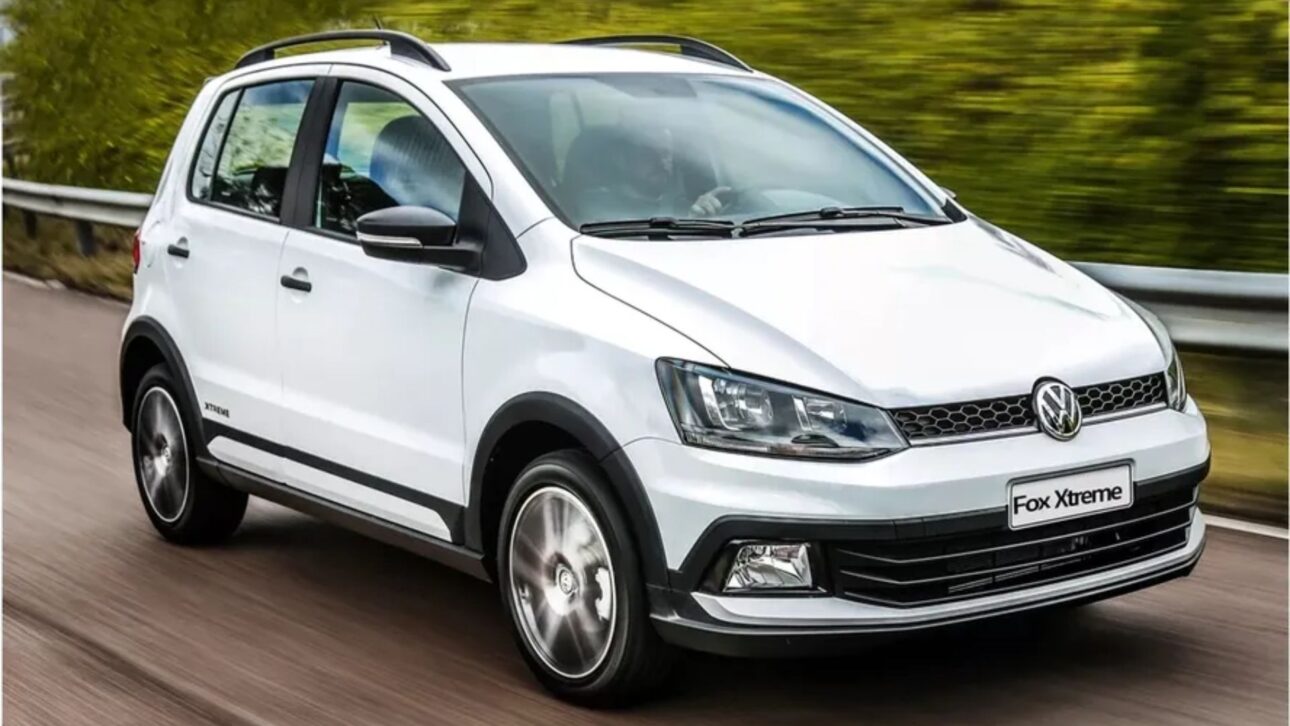 Criado e produzido no Brasil, o Volkswagen Fox é referência de praticidade e robustez entre os hatches usados nacionais. (Imagem: reprodução)
