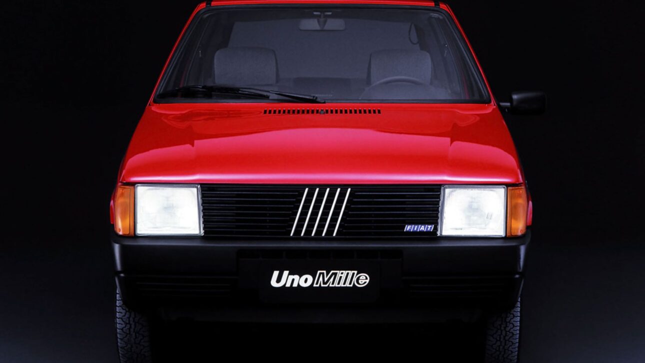 Fiat Uno mantém fama de carro resistente, econômico e fácil de manter, com versões usadas por menos de R$ 25 mil no Brasil.