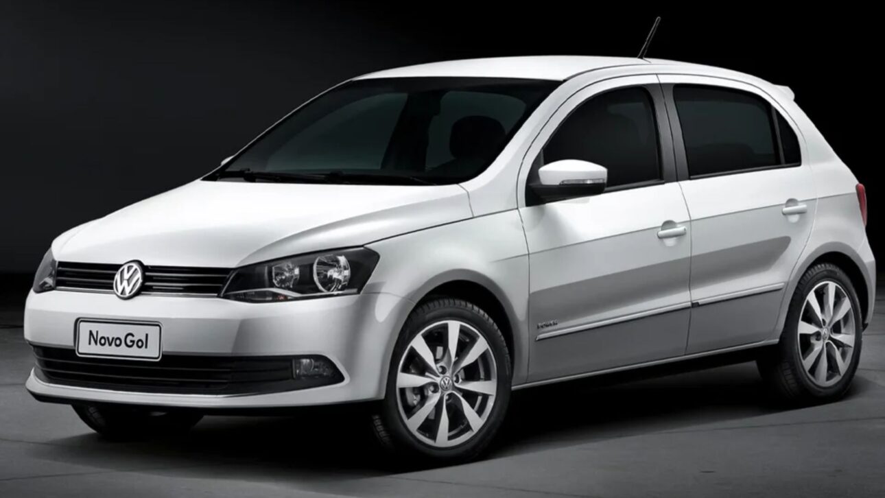 Volkswagen Gol 2013 — Clássico entre os populares, o Gol combina robustez, ampla oferta de peças e desempenho equilibrado.
(Imagem: reprodução)