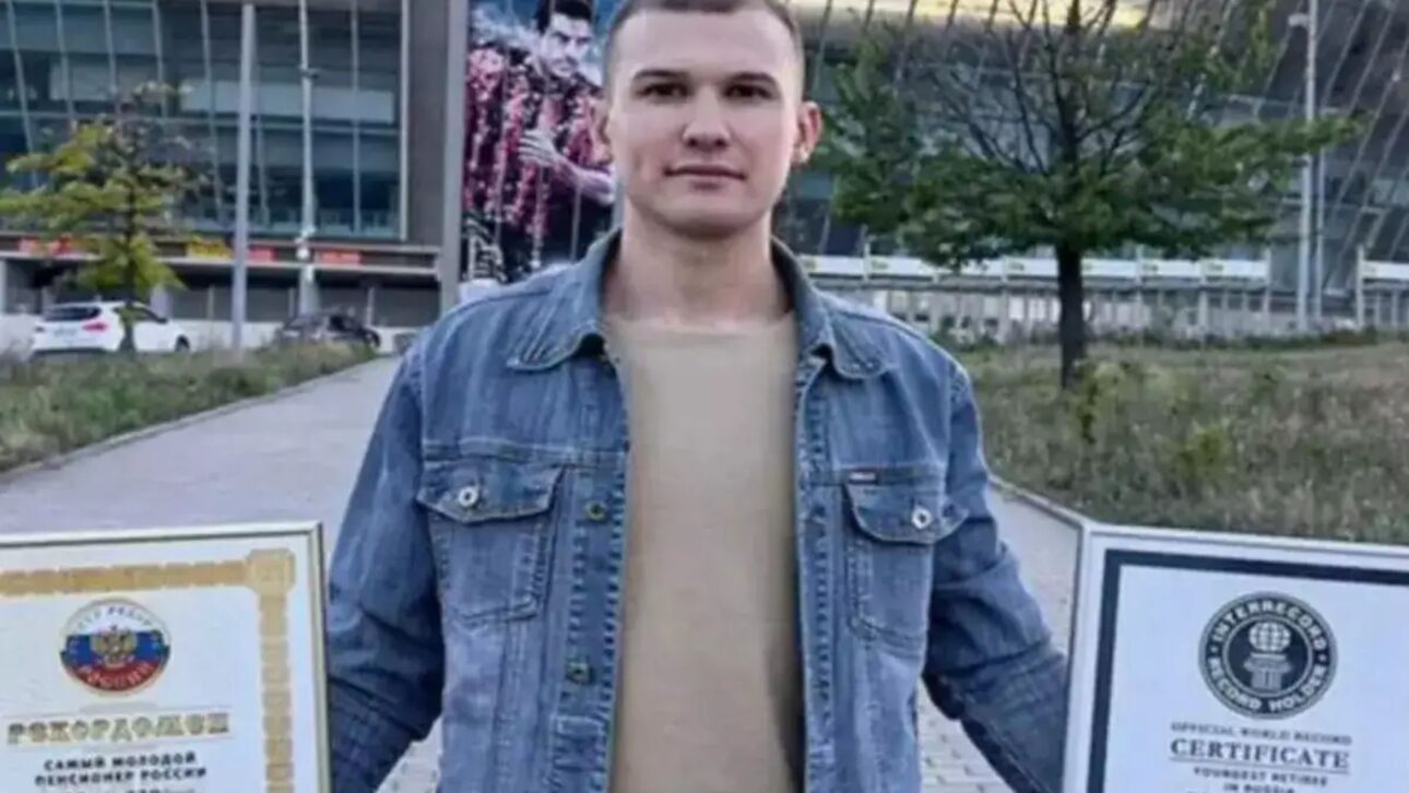 Jovem russo usa brecha na lei marcial e se aposenta aos 23 anos após 24 meses de trabalho, batendo recorde de aposentadoria precoce.