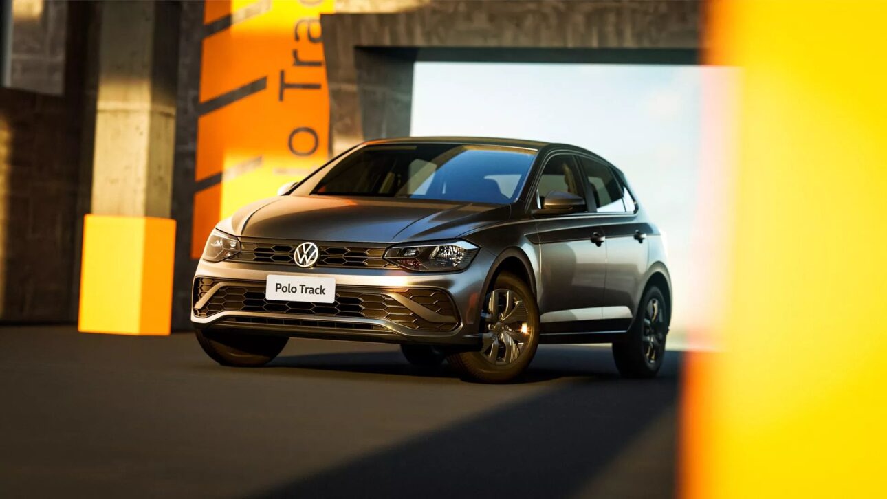 Volkswagen Polo Track 2026 chega com bônus de R$ 10 mil, motor 1.0 de 84 cv e autonomia de 745 km, custando menos que Kwid e Mobi.