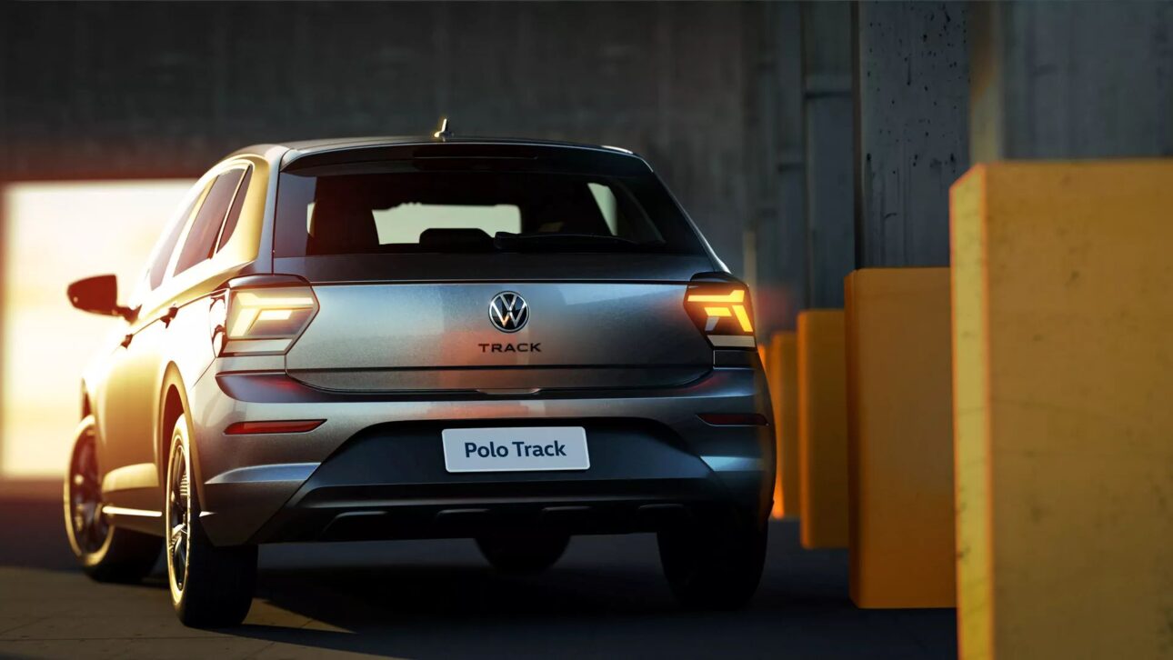 Volkswagen Polo Track 2026 chega com bônus de R$ 10 mil, motor 1.0 de 84 cv e autonomia de 745 km, custando menos que Kwid e Mobi.