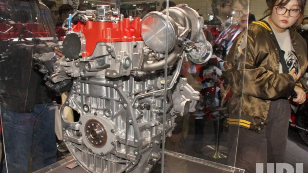 Propulsor Toyota G20E de quatro cilindros mostrado no Tokyo Auto Salon com estrutura leve e montagem no GR Yaris M Concept.” (Imagem: Toyota Motor Corporation)
