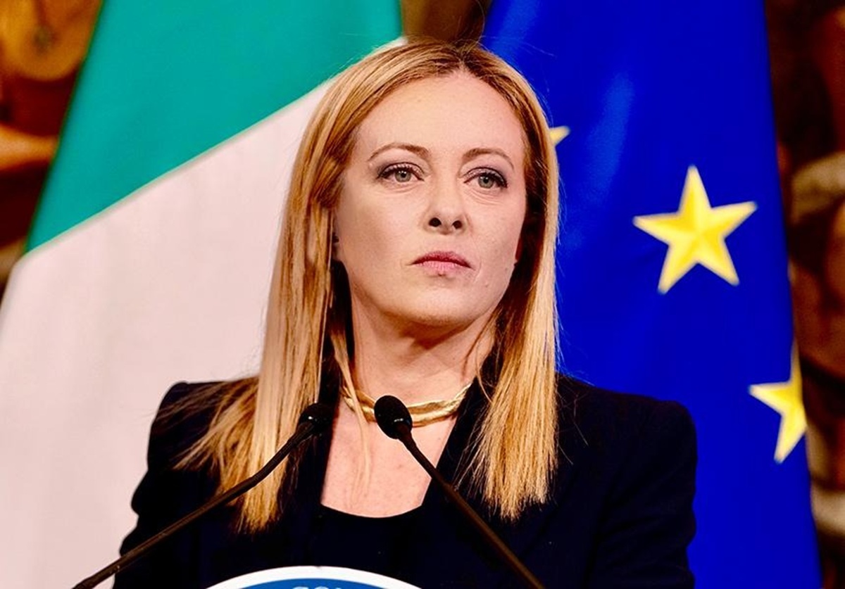 Itália e montadoras europeias pedem revisão da meta de 2035 e alertam que o fim dos motores a combustão pode causar colapso industrial na Europa