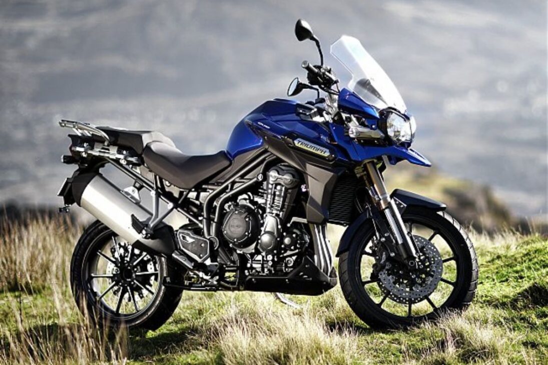 Motor 3 cilindros, consumo 14 a 20 km/l: Tiger 1200 Explorer 2013 é confortável, vai a 225 km/h, mas pesa para manobrar e exige amortecedor