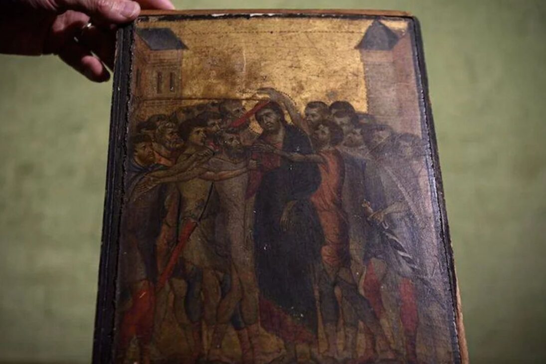 Mulher de 90 anos descobre que quadro pendurado sobre o fogão valia mais de R$ 100 milhões e pertencia a gênio medieval italiano