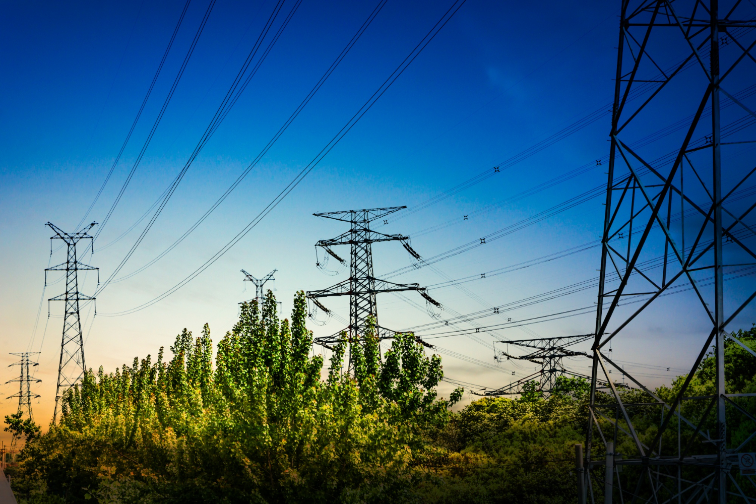 O Ministério de Minas e Energia aprovou o Plano de Outorgas da Transmissão de Energia Elétrica 2025, que define obras, linhas e subestações estratégicas em diversas regiões do Brasil