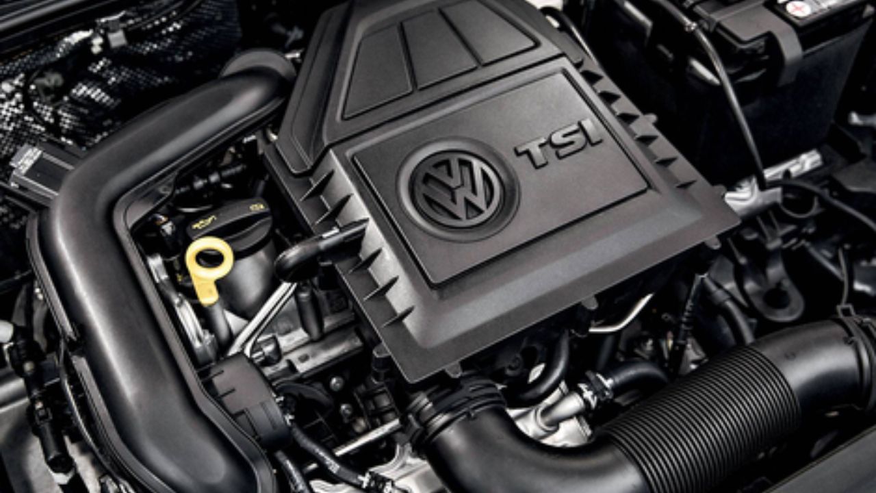 O motor 200 TSI 1.0 Turbo de três cilindros e injeção direta entrega até 128 cv e um robusto torque de 20,4 kgfm a baixas rotações, garantindo um desempenho ágil e eficiente.