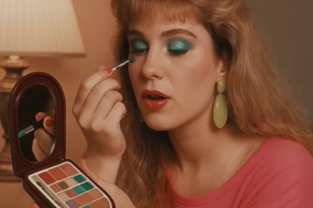 Produtos de beleza dos anos 80: xampu de ovo, batom de melancia e bronzeadores sem filtro que marcaram uma geração e ainda vivem na memória das brasileiras