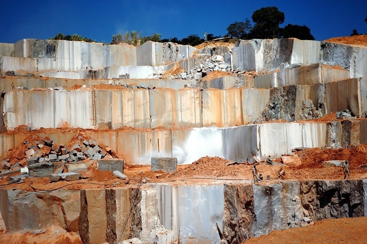 Município com 22 mil habitantes cresce 194,5%, exporta US$ 12 milhões em rochas ornamentais e se torna líder absoluto do setor no Ceará