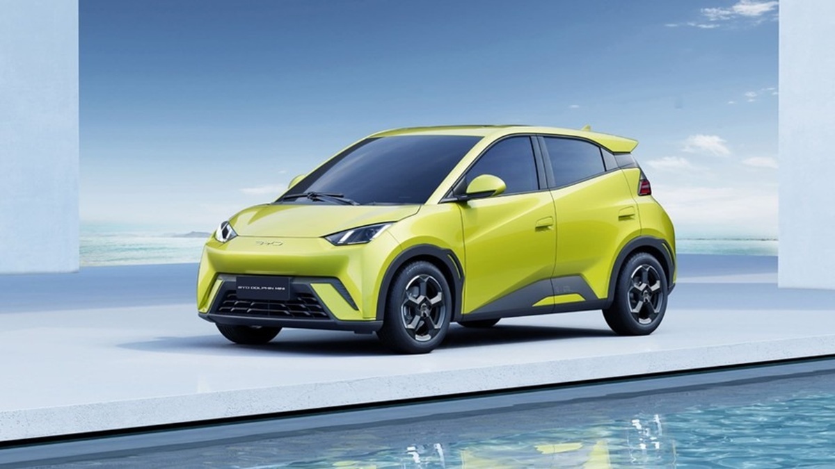 BYD reduz preço do Dolphin Mini para até R$ 98,5 mil e aproxima o carro elétrico do Top 5 mais baratos do Brasil, desafiando os populares a combustão