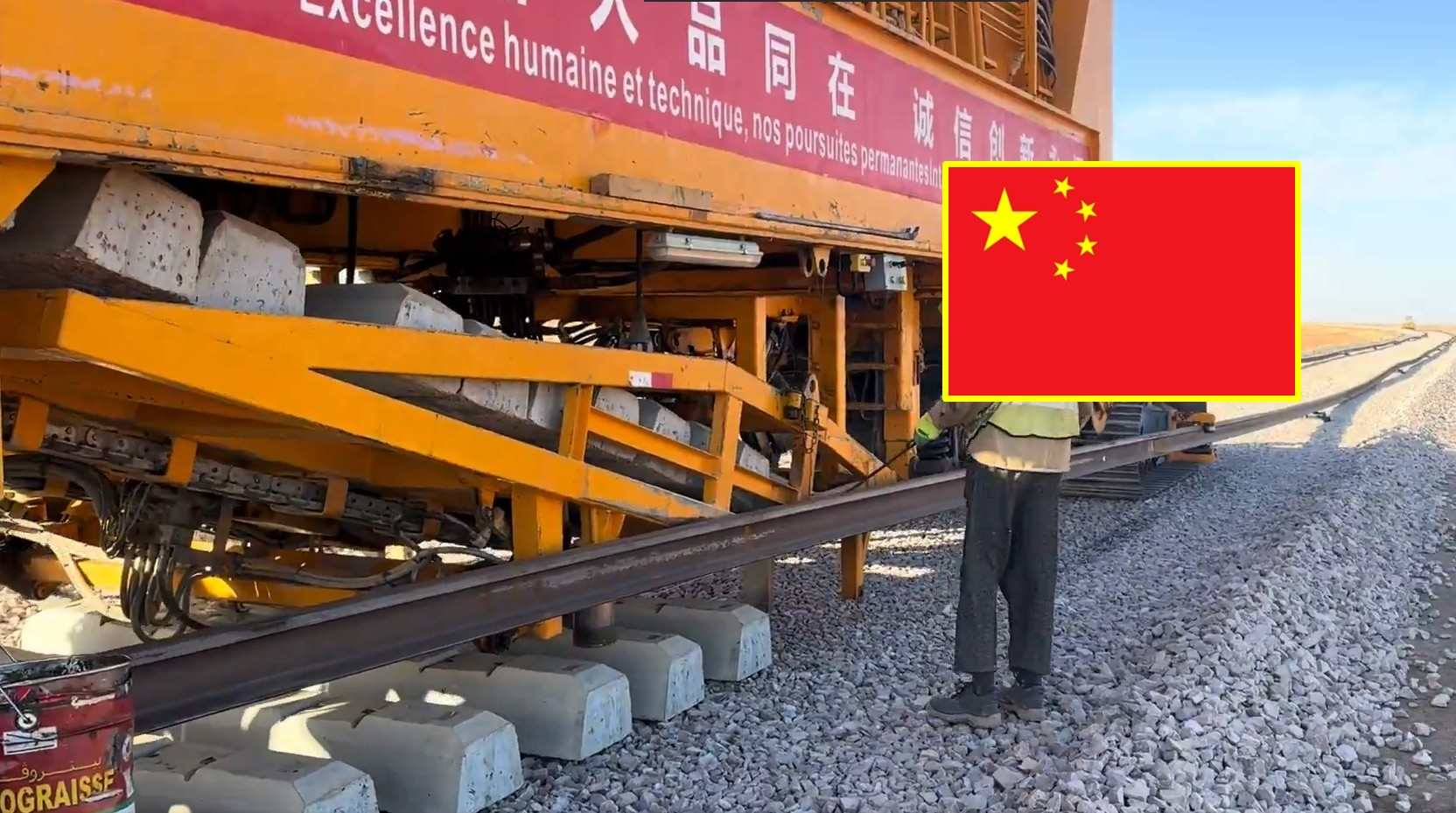 Máquina chinesa CCPG500 instala até 2 km de trilhos por dia e revoluciona a construção de ferrovias de alta velocidade.