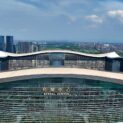 Com 1,76 milhão de m², 500 metros de comprimento e 400 de largura, o edifício mais largo do mundo