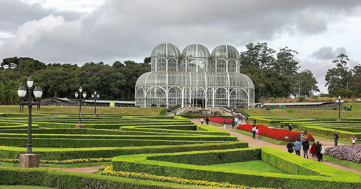 Curitiba supera São Paulo no mercado imobiliário em 2025, unindo qualidade de vida, infraestrutura e preços acessíveis para compradores.