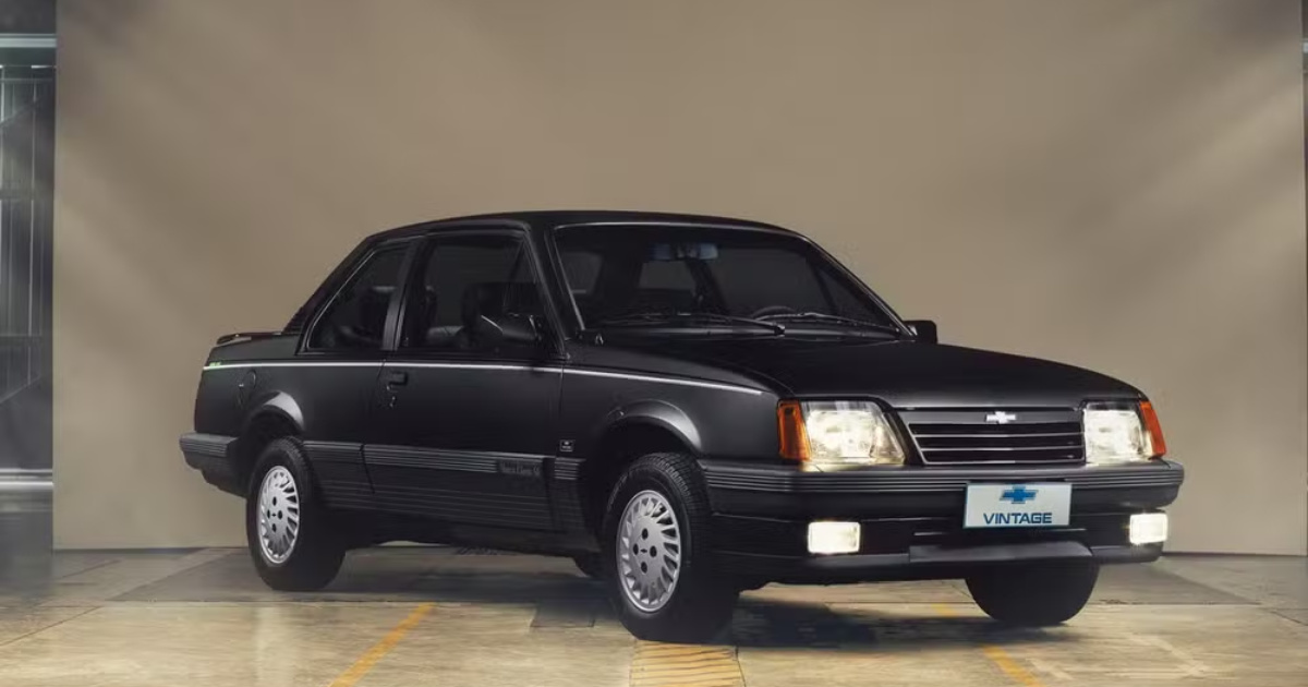 Chevrolet relança clássicos como Opala e Monza em programa de restauração e restomod. Modelos serão leiloados no Brasil em 2025. (Imagem: Divulgação)