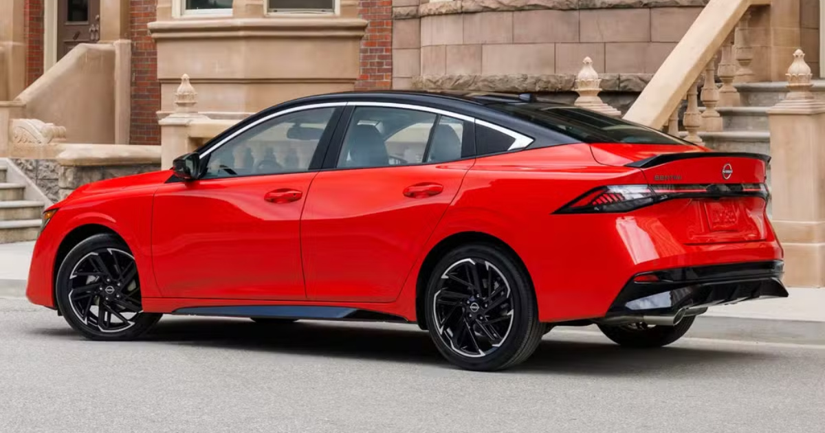  Nissan Sentra 2026 estreia com painel digital de 12,3", visual ousado e o mesmo motor 2.0 de 151 cv. Confira os detalhes e se vale a espera (Foto: Divulgação/Nissan)