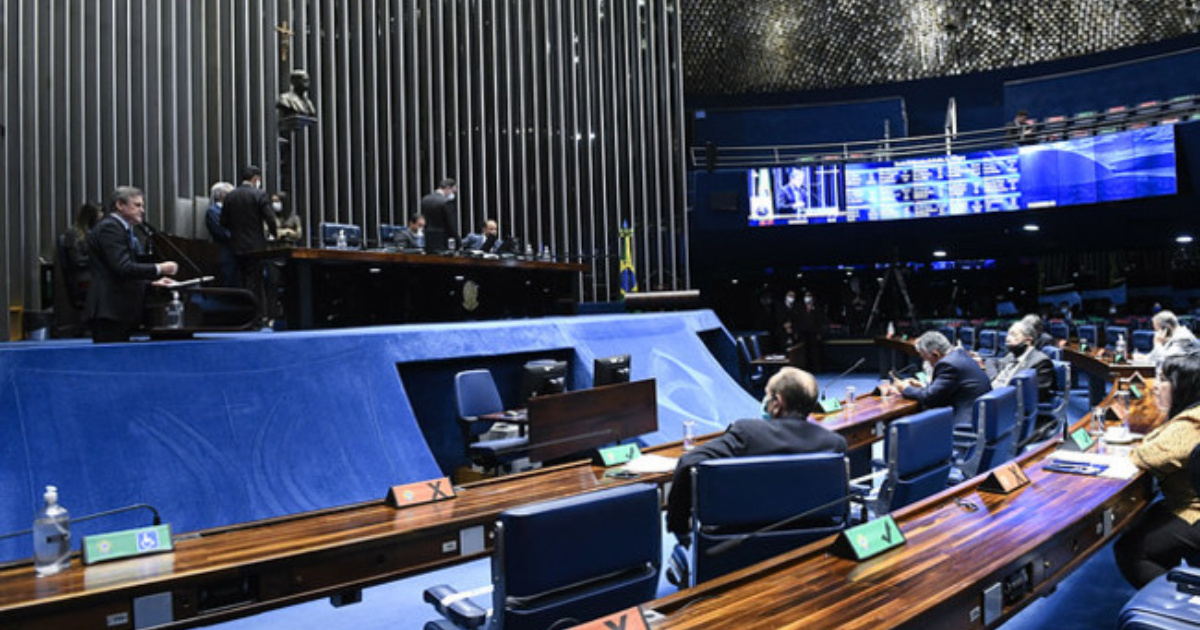 Senado aprova o SUS da Educação, que define investimento mínimo por aluno e cria base nacional de dados sob gestão do MEC. 