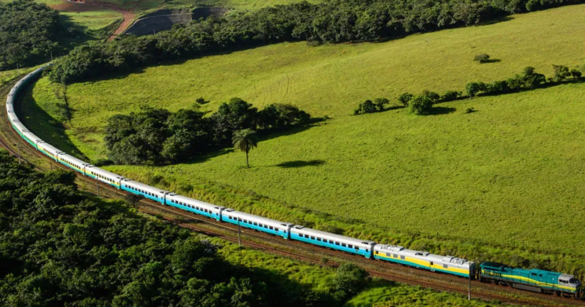 Trem Vitória-Minas terá novo horário em 2026. Viagem da Vale cruza rios, montanhas e encanta turistas em um dos trajetos mais belos do país.