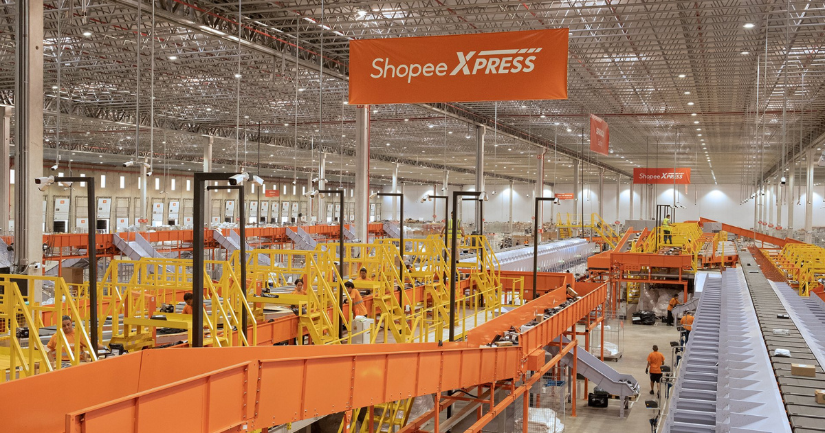 Shopee inaugura mega galpão em São Bernardo, amplia logística no Brasil e acirra disputa com Mercado Livre e Amazon.