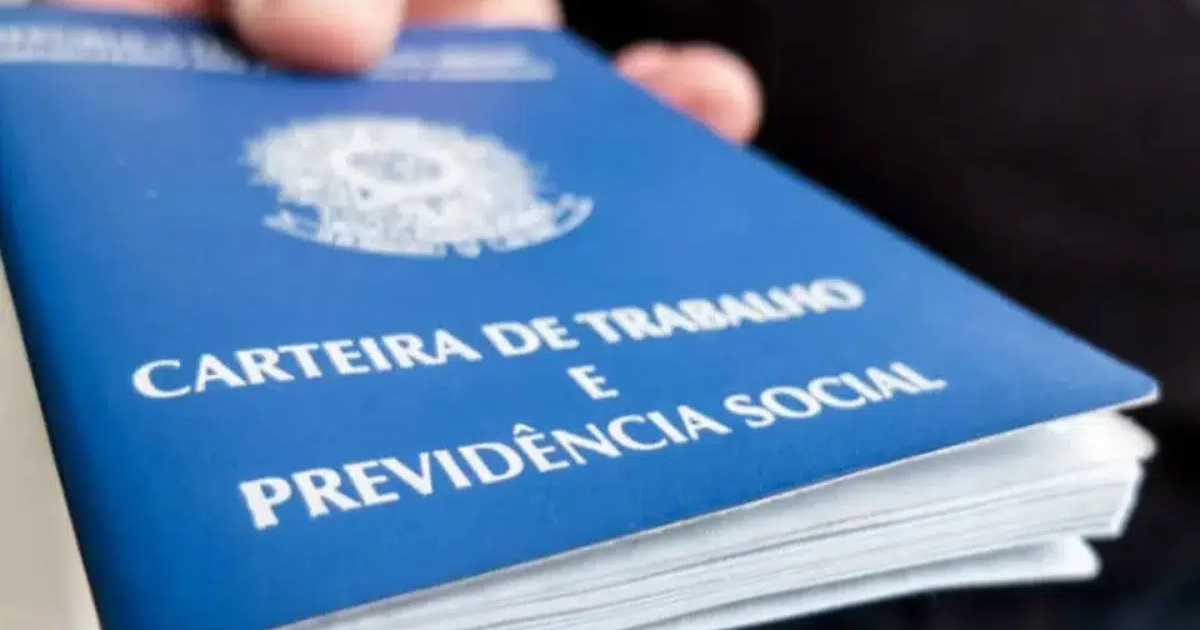 Instrutor do Sesc é demitido dias antes das férias e ganha indenização no TST por violação da boa-fé e abuso de direito.