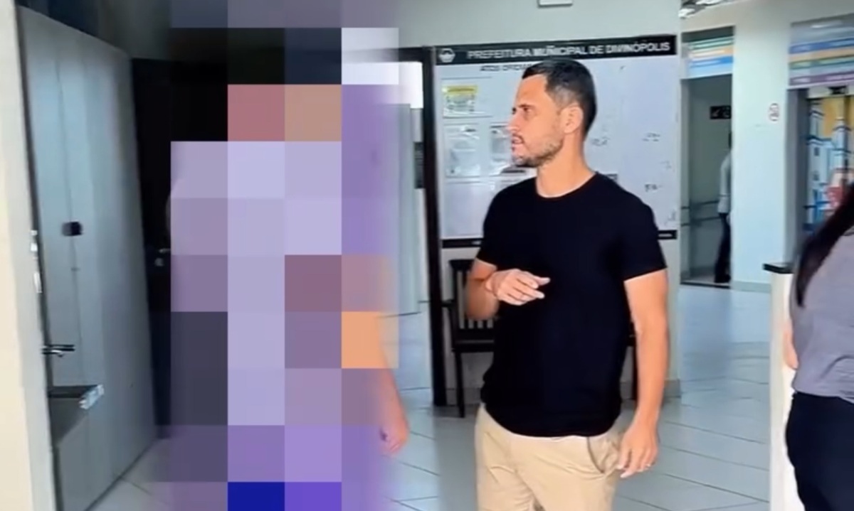 Prefeito flagra servidor fantasma que ganhava R$ 14 mil, gravou provas por 15 dias e prometeu demissão e denúncia ao Ministério Público