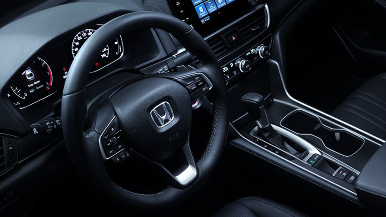 8 carros usados que entregam luxo, desempenho e tecnologia por preço de popular, híbridos, turbos, esportivos e sedãs premium com custo-benefício surpreendente (7)