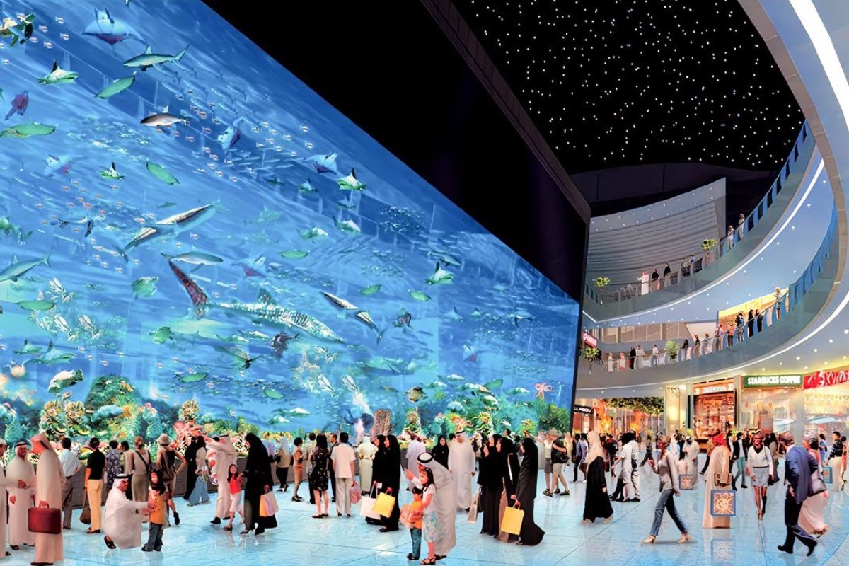 maior aquário do mundo em Dubai, no Dubai Mall, com túnel dos tubarões, floresta tropical subaquática e zoológico subaquático únicos.