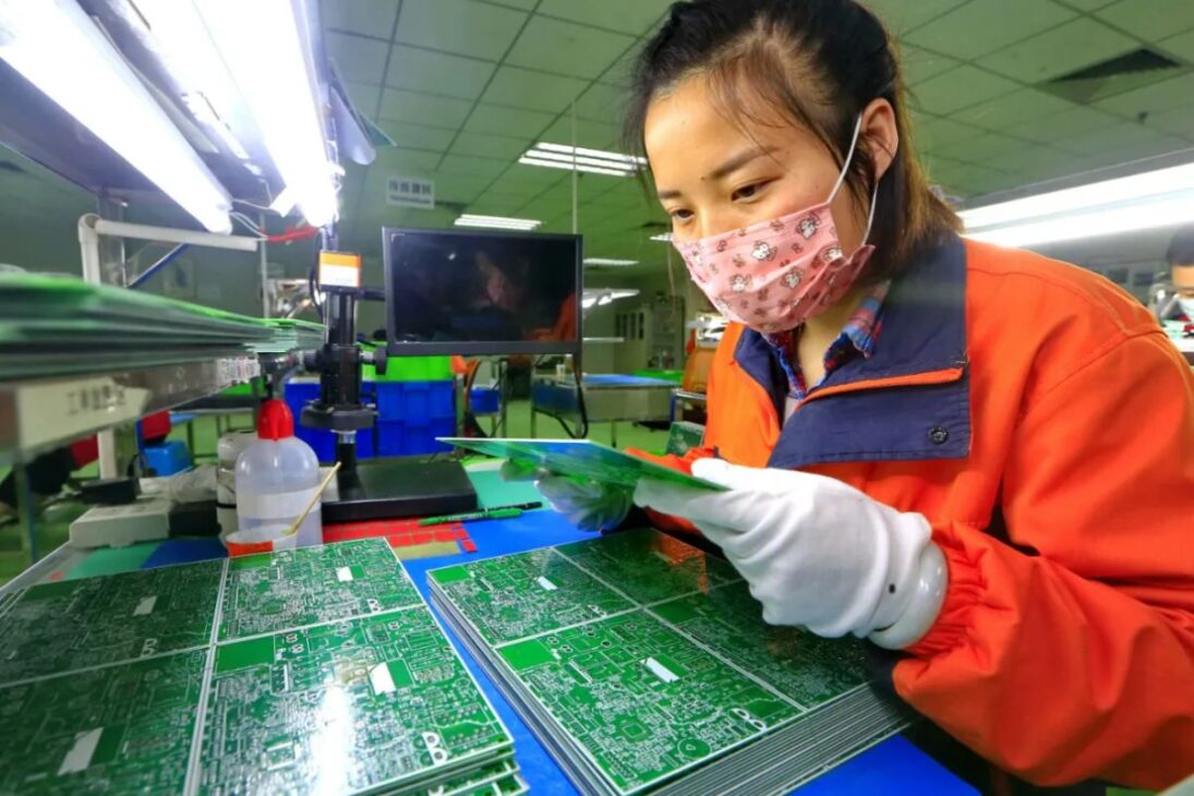 China e dumping pressionam o mercado; medidas antidumping buscam proteger empregos no Brasil e a indústria brasileira.