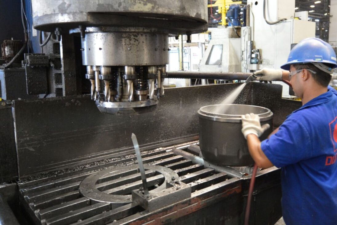 China e dumping pressionam o mercado; medidas antidumping buscam proteger empregos no Brasil e a indústria brasileira.